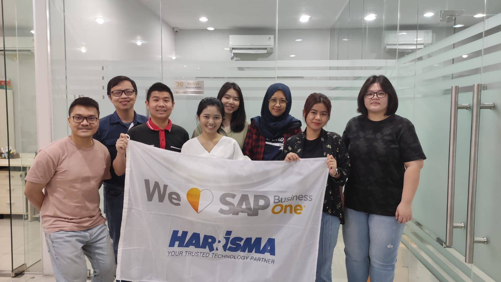 foto tim harrisma untuk project SAP B1